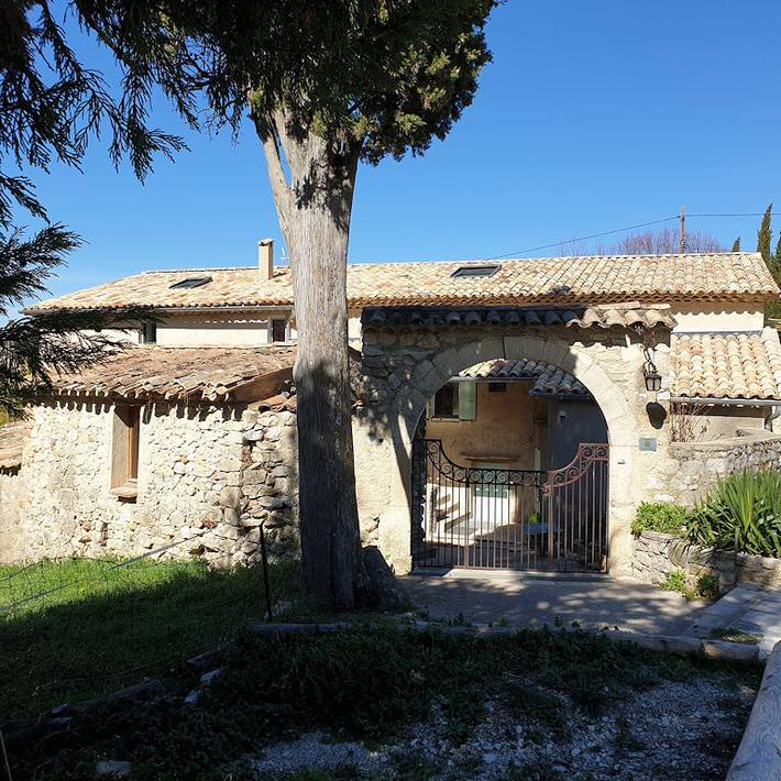 Gîte pour 8 personnes, avec jardin dans la Drôme - 2