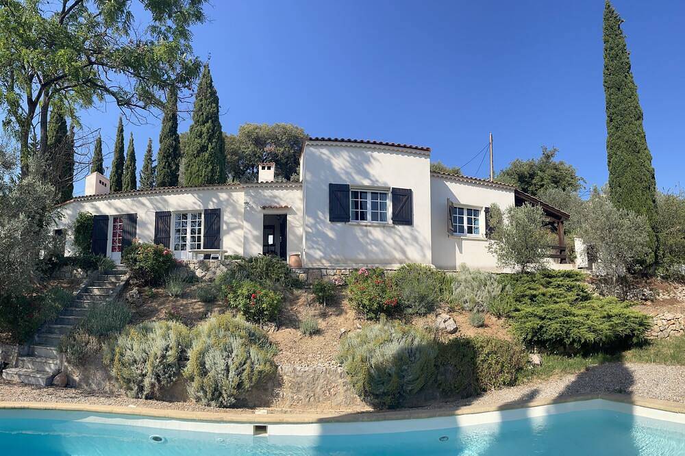 Charmante demeure avec piscine privée dans le sud de la France in Claviers, Région de Draguignan