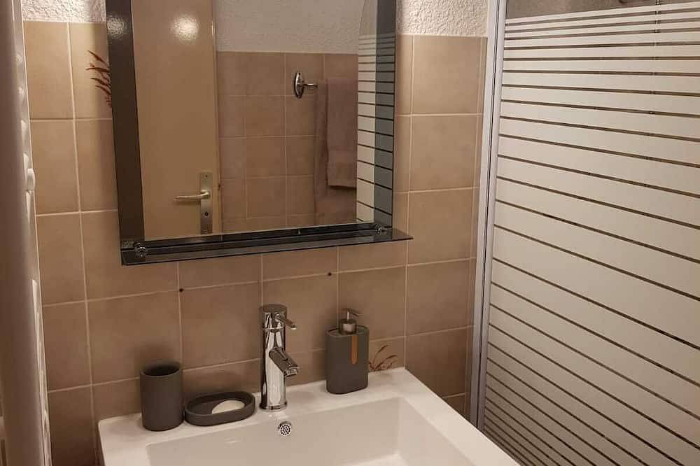 Entire apartment, Le Léman Montagne in Thollon-les-Mémises, Thonon-les-Bains region