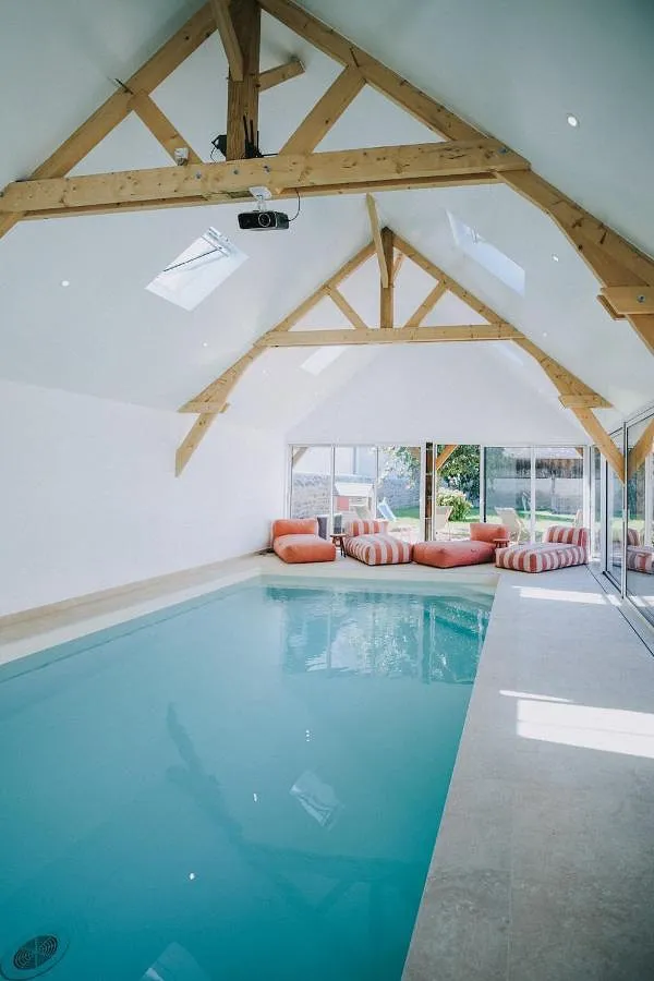 Villa pour 10 personnes, avec terrasse et vue ainsi que jardin et piscine - 1