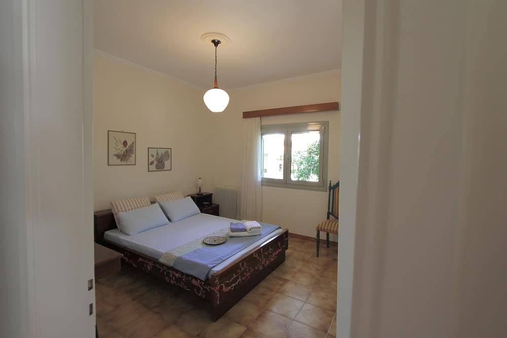 Charmante mediterrane Hütte in der Nähe des Strandes und in der Nähe des Flughafens und des Hafens in Artemida, Regionalbezirk Ostattika