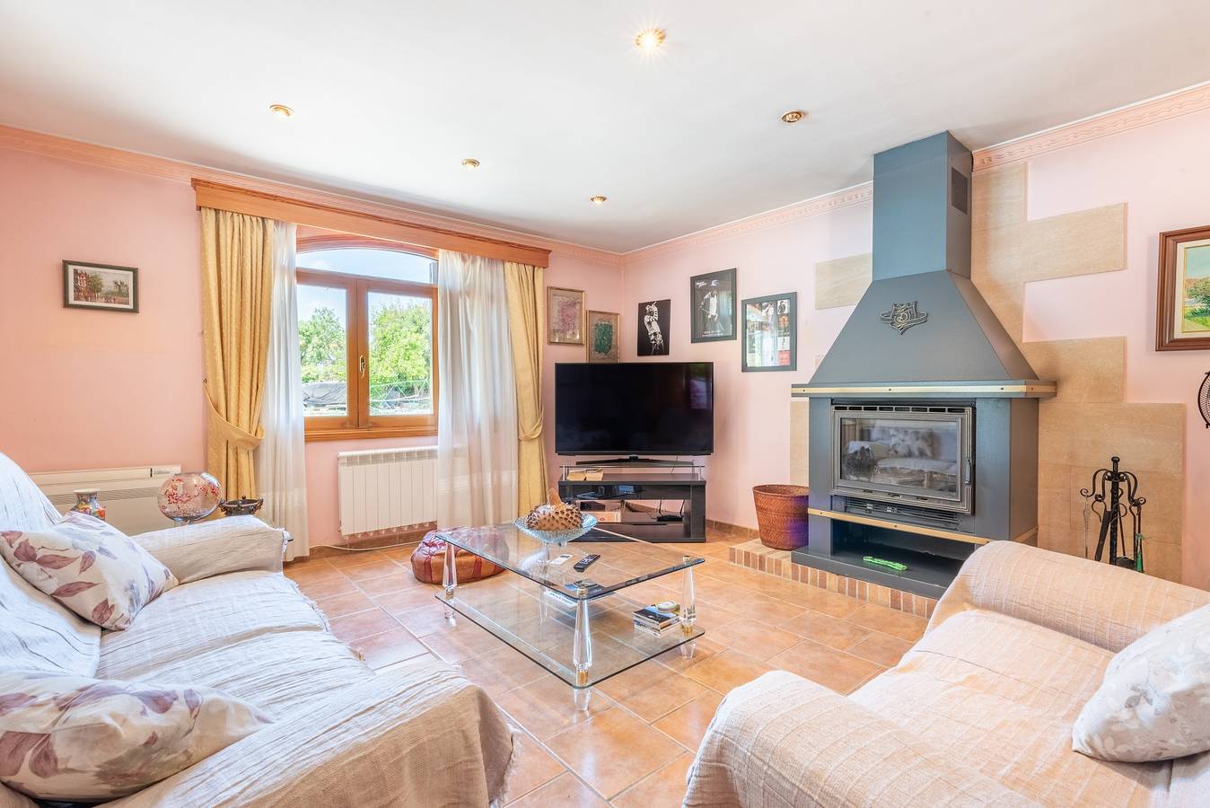 Villa 'Cas Moliner' com vista para a montanha, Wi-Fi e ar condicionado in Son Sardina, Palma de Maiorca
