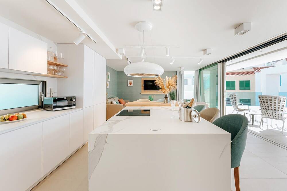 Ganze Wohnung, Very exclusive penthouse huge terrace sea view in La Caleta, Adeje