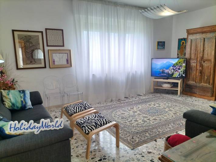 Appartamento vacanze per 12 persone, con Idromassaggio e Terrazza nonché Giardino in Abruzzo