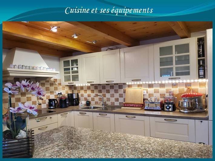 Villa pour 10 personnes, avec piscine ainsi que jardin et terrasse en Corse-du-Sud - 4