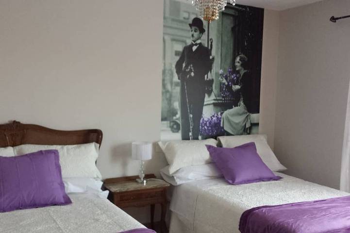 Beautiful villa with heated pool, outdoor hot tub, free wifi in Las Salinas, Antigua