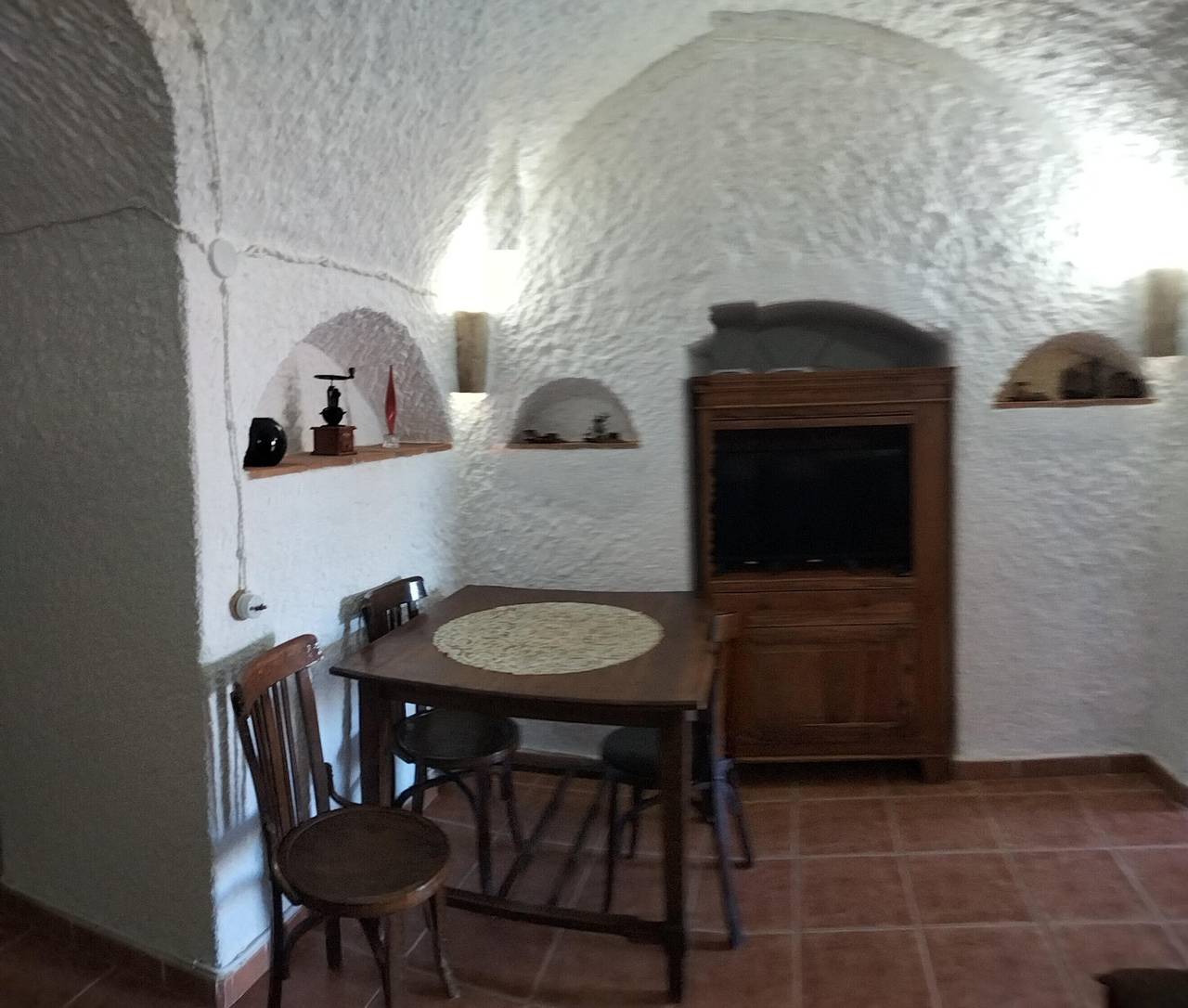Casa de vacaciones Cueva Picoesquina con vistas a la montaña, jardín y Wi-Fi in Guadix, Geoparque de Granada