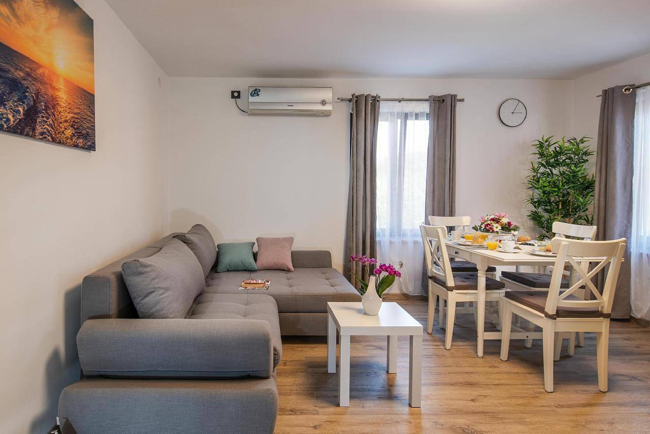 Holiday Apartment for 4 People in Pula, Pula-Medulin