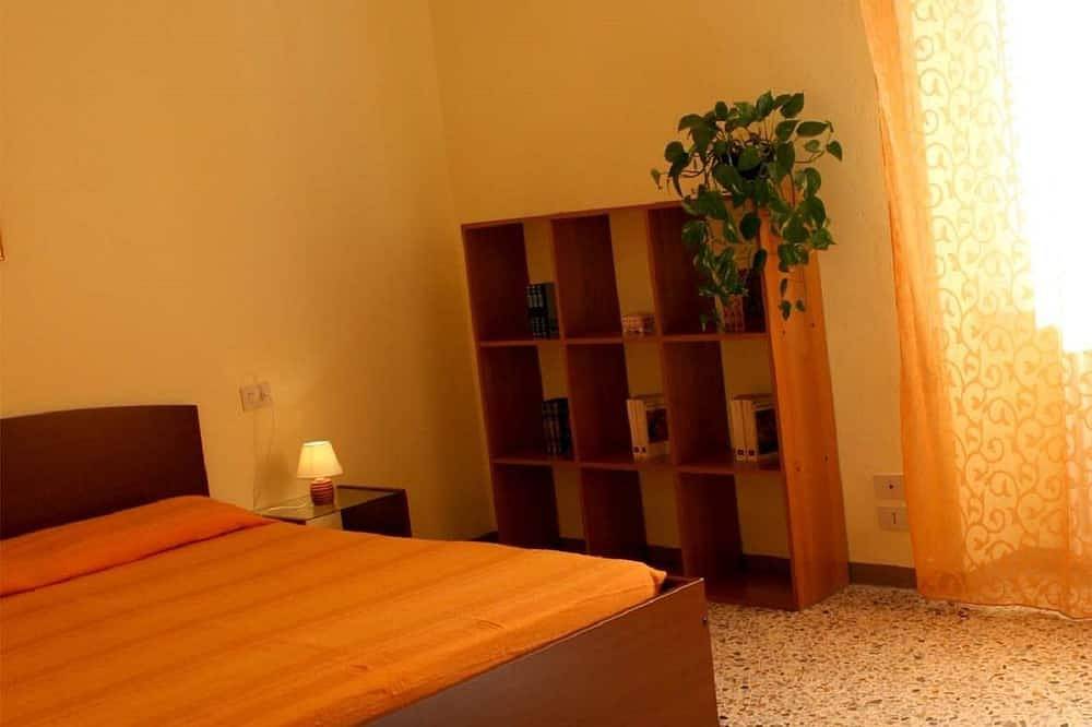 Ganze Wohnung, Spacious and bright /5 people.10min from Bellagio,garden with lakeview in Lezzeno, Comer See