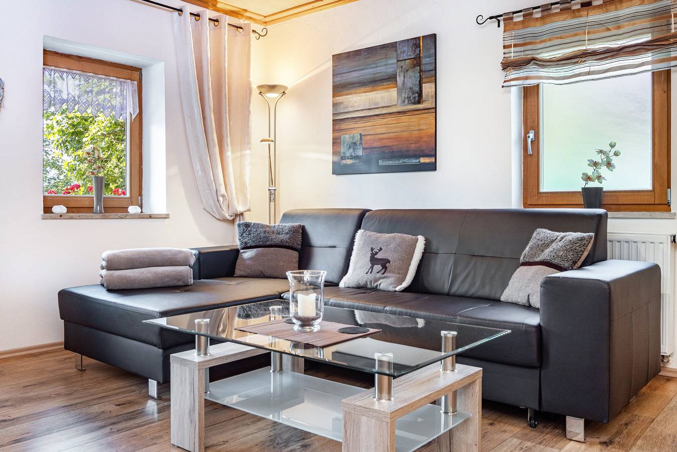 Ganze Wohnung, Apartment „Landhaus Echerschwang1“ mit Gemeinschaftsgarten, Balkon und Wlan in Bernbeuren, Romantische Straße