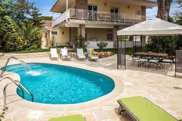 Gîte pour 6 personnes, avec jardin et balcon à Tordera