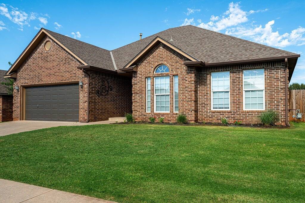 Pet Friendly Edmond Home with Fenced Yard and 3 King Beds in Oklahoma City, Oklahoma County