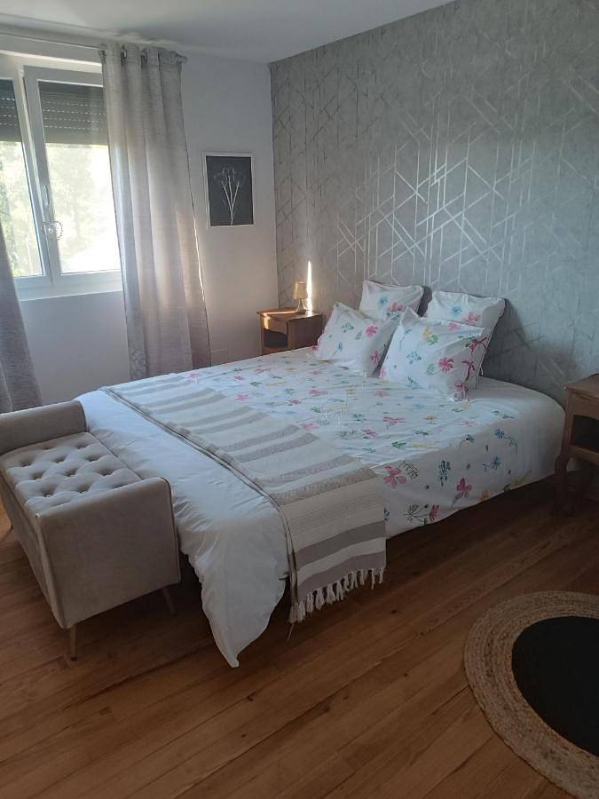 Location de vacances pour 6 personnes, avec vue ainsi que piscine et terrasse, adapté aux familles à La Fouillade - 4
