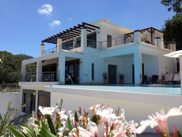 Ferienhaus für 8 Personen, mit Garten und Terrasse sowie Pool