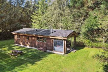 Ferienhaus für 4 Personen, mit Garten in Kølkær