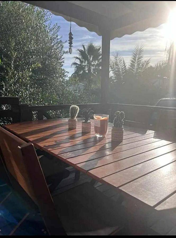 Camping voor 6 personen, with tuin and terras as well as zwembad in Argelès-sur-Mer