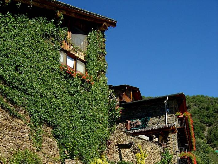 Casa rural con piscina para 5 personas, con jardín además de piscina y balcón en Pirineo Catalan - 2