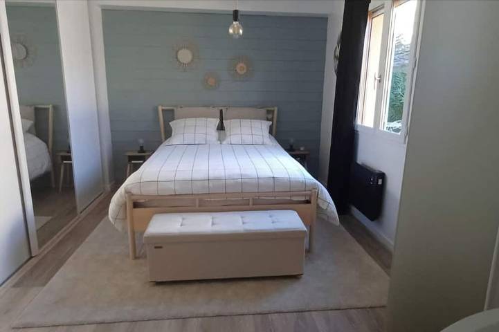 Charming single-storey house with swimming pool in a Provencal village in Fuveau, Mediterranean Coast (France)