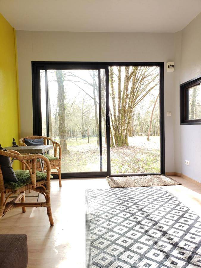 Location de vacances pour 2 personnes, avec jardin ainsi que piscine et vue, animaux acceptés à Tourtoirac