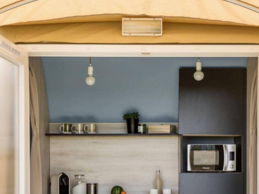 Camping Les Micocouliers - Canvas and wooden tent 4 persons - Coco Sweet 2Ch 4 Pers (no air-conditioning, no television, no sanitary facilities) in Sorède, Céret region