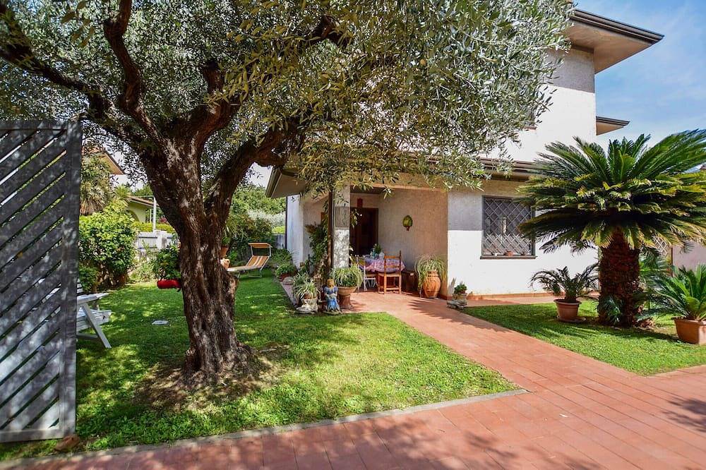 Meravigliosa casa a Capezzano Pianore in Camaiore (Toscana), Riviera Toscana