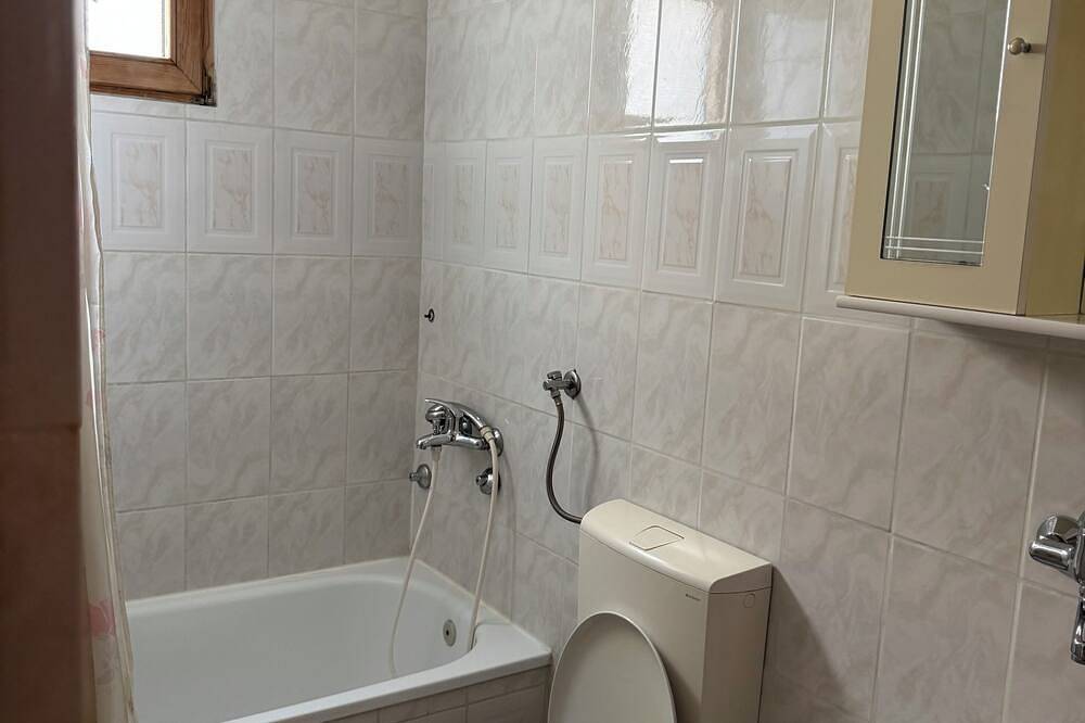 Apartamento entero, Triple 1 bedroom apartment with garden view in Budva, Municipio de Budva