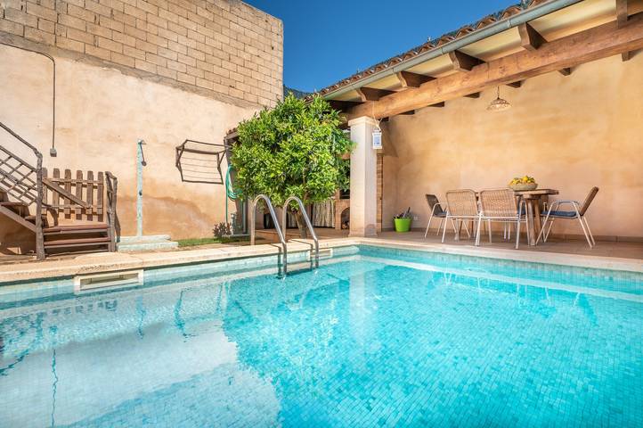Feriehus for 2 personer med have in Ariany, Mallorca central