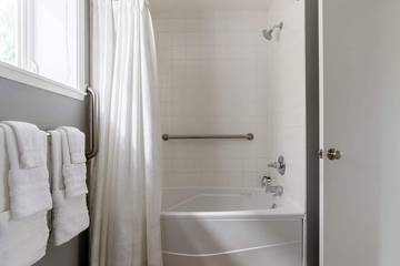 Vacation House for 6 Guests in Seattle, Lake Washington, Picture 1