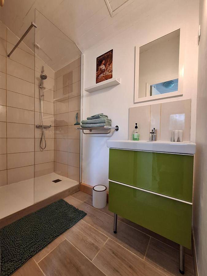 Gîte pour 2 personnes, avec piscine ainsi que terrasse et vue à Sulniac - 3