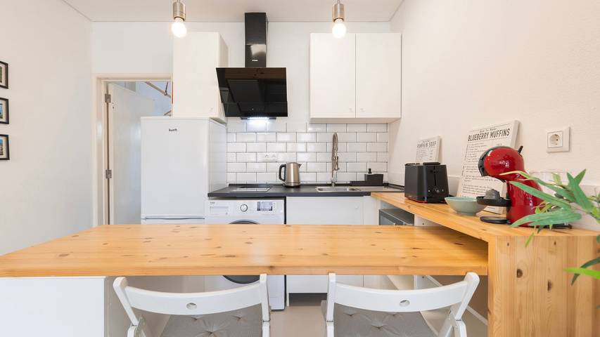 Ganze Wohnung, Ferienwohnung für 2 Personen mit Terrasse in Carcavelos e Parede, Costa de Lisboa