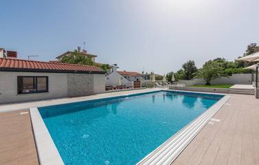 Ferienwohnung für 2 Personen, mit Garten und Terrasse in Pjescana Uvala