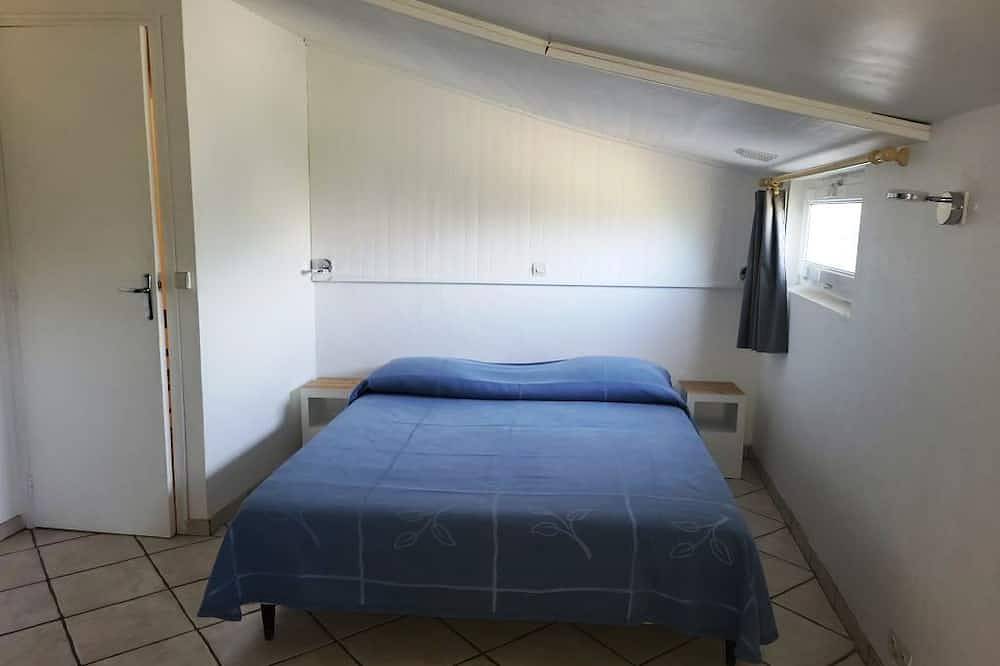 14 km de Fayence Gîte les Mimosas 2-4 pers conexión wifi in Montauroux, Region de Draguignan