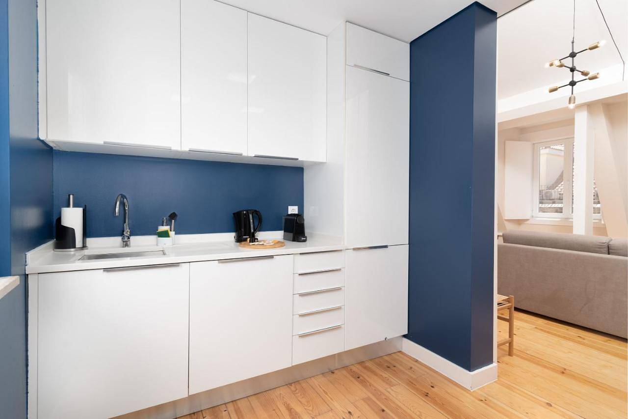 Two-Bedroom Apartment in Mártires, Santa Maria Maior
