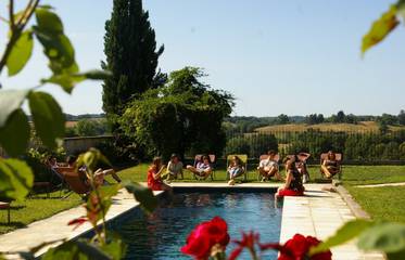 Gîte pour 19 personnes, avec jardin et sauna ainsi que terrasse et piscine, animaux acceptés à Dompierre-sur-Chalaronne