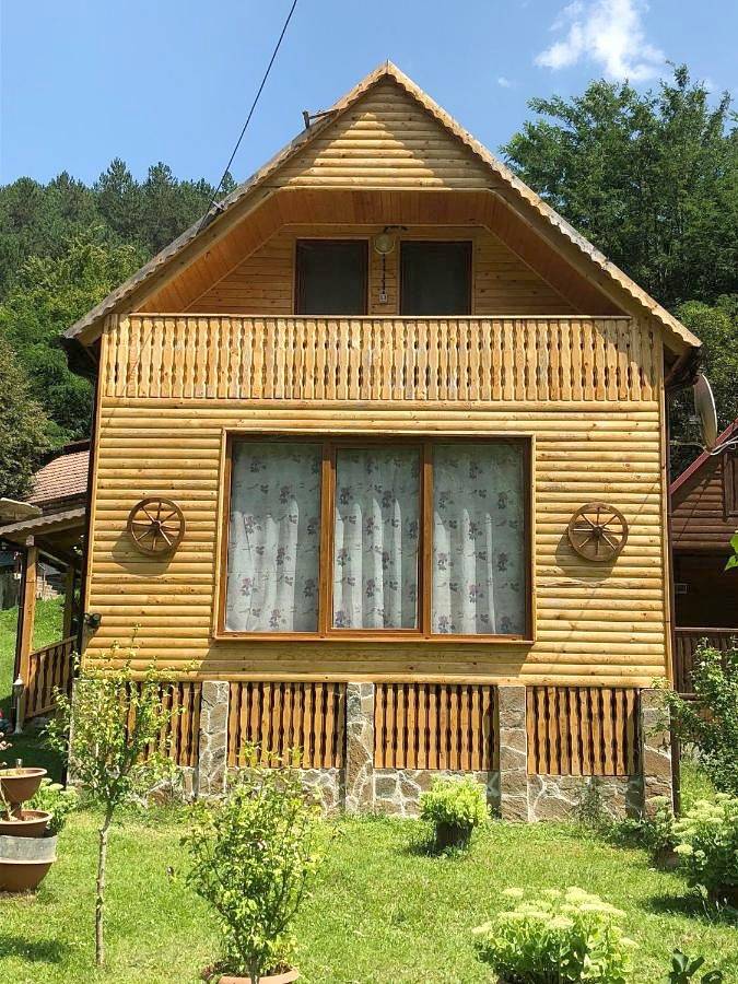 Gîte pour 6 personnes, avec vue et jardin