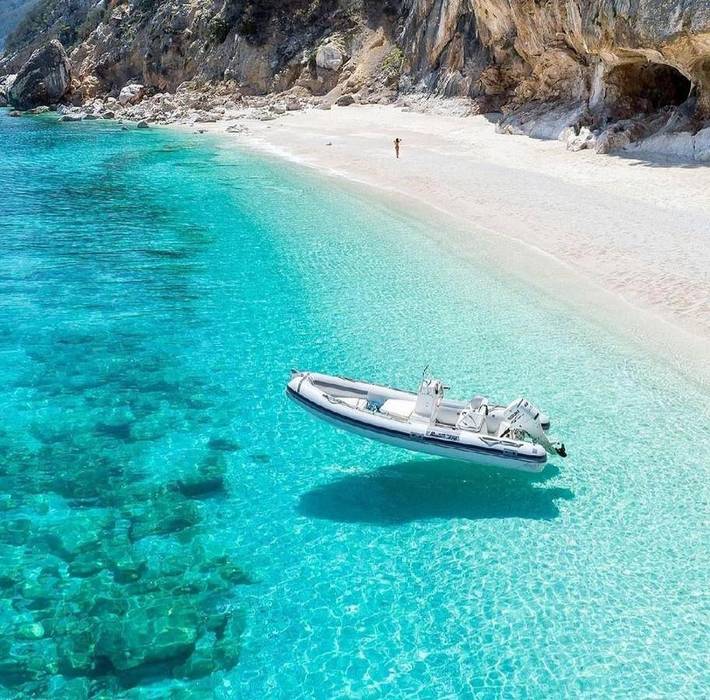 Chambre d’hôte pour 2 personnes, avec vue et terrasse, animaux acceptés à Baunei