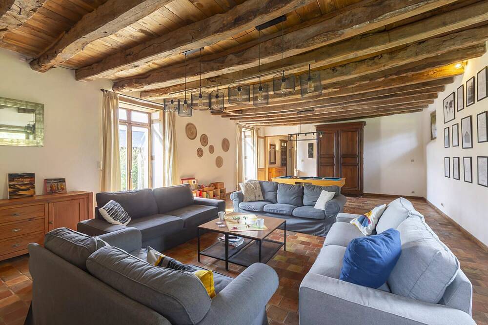 Maison 315m², Rennes, 15 personnes, piscine chauffée in Pacé, Région de Rennes