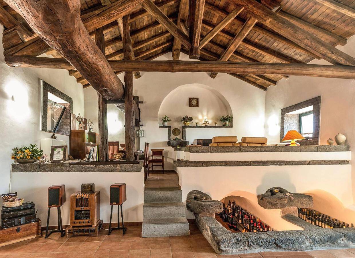 Casale Poggio del Tiglio in Viagrande, Etna