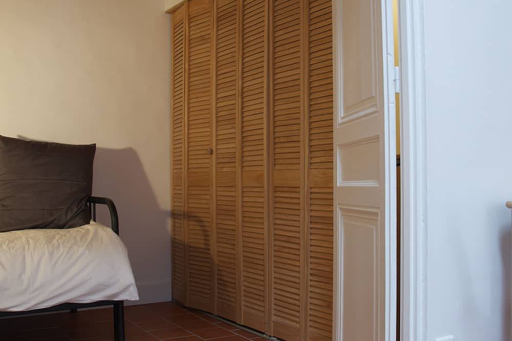Appartement entier, Appartement dans le centre historique de La Ciotat in La Ciotat, Région de Marseille