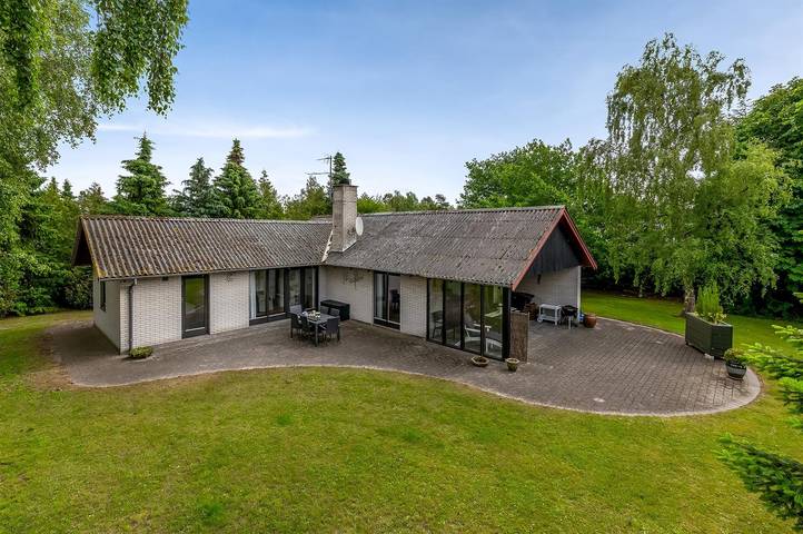 Ferienhaus für 6 Personen, mit Whirlpool und Garten sowie Terrasse und Sauna in Lolland-Falster