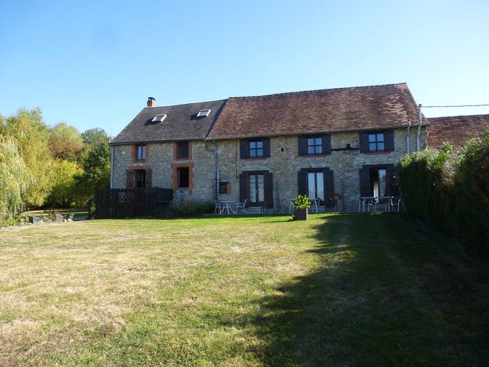 Gîte pour 3 personnes, avec piscine à Chéniers
