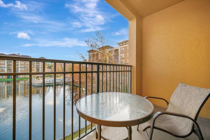 Apartamento de vacaciones para 7 personas, con piscina además de terraza y vistas al lago - 1