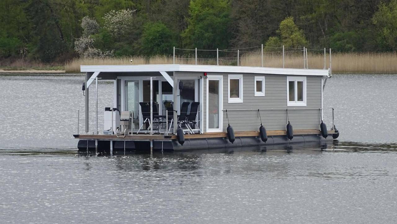 Hausboot Janne Lübeck Inclusive Kanu nach Verfügbarkeit Sup und Wlan 50 Mbit s Flat in Lübeck (Stadt), Lübeck