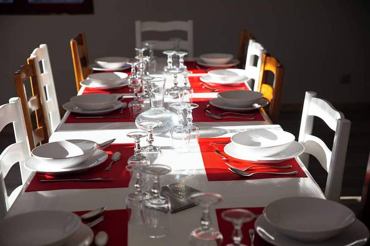 Chalet de charme_15 à 28 personnes  11 chambres   séjours en famille  entre amis in Puy-Saint-Vincent, Parc national des Écrins