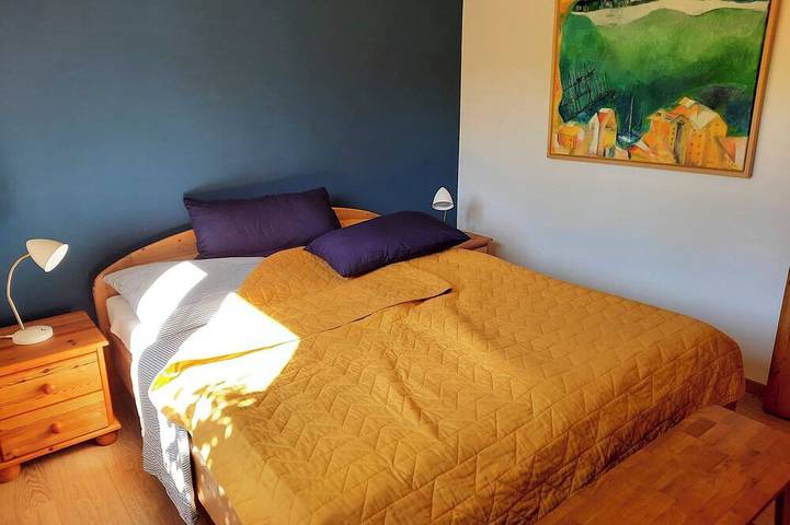 Ganze Wohnung, Charmante Ferienwohnung im Forsthaus mit Garten am Wald, nahe der Ostsee in Nienhagen, Rostock und Umgebung