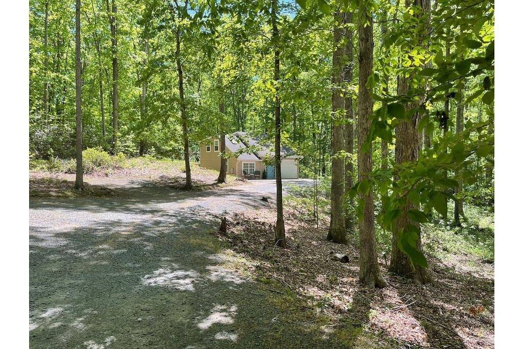 Beavers Bungalow-Hot-tub/Wifi in Lake Anna