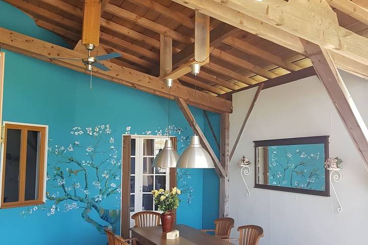 Location de vacances pour 4 personnes, avec jardin ainsi que jacuzzi et piscine, animaux acceptés à Douzains