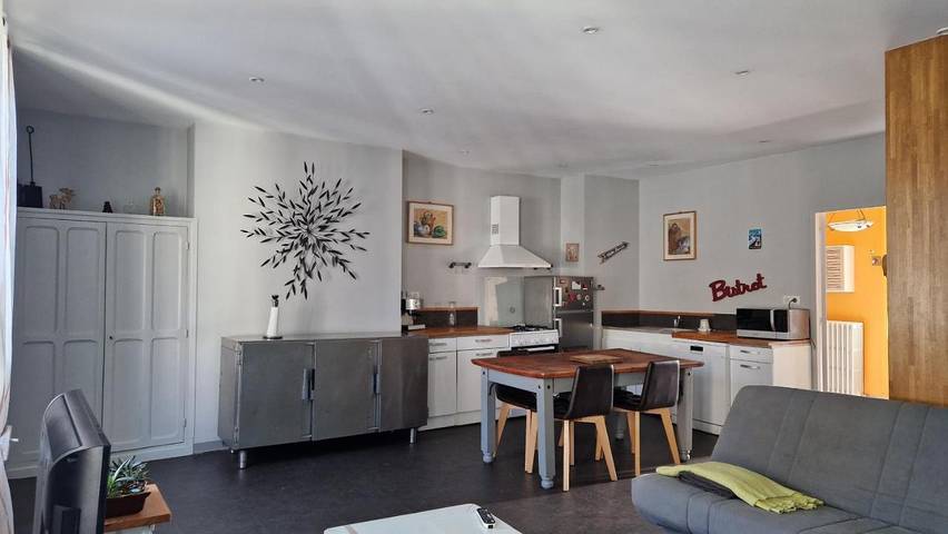 Gîte pour 6 personnes, avec terrasse et piscine ainsi que jardin et vue, animaux acceptés à Objat - 4