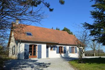 Gîte pour 11 personnes, avec terrasse et jardin à Wierre-Effroy