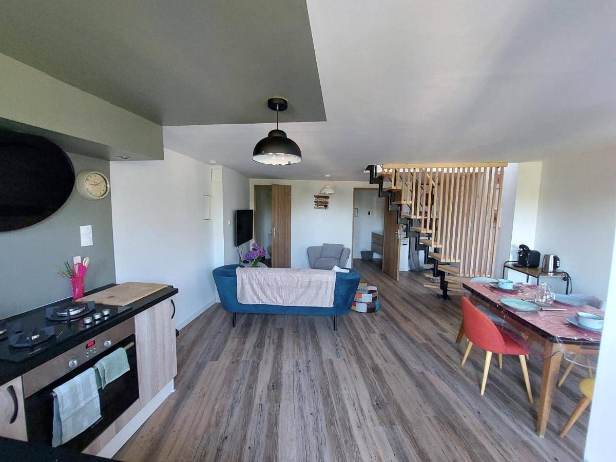 Appartement entier, Two-Bedroom Apartment in Brandérion, Côte des Mégalithes